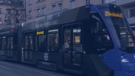 Gerichtsurteil: Bundeswehr-Werbung auf Straßenbahnen ist für Fahrer jetzt Pflichtprogramm!