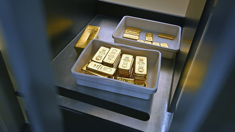 Skandal im Geheimdienst: CIA-Agent bunkerte über 300 Goldbarren in seinem Eigenheim – FBI findet bei Razzia auch Luxusuhren