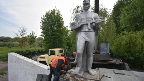 Ukraine sprengt sowjetische Vergangenheit: Milliarden-Deal für Denkmal-Sturz und Straßen-Umtaufen