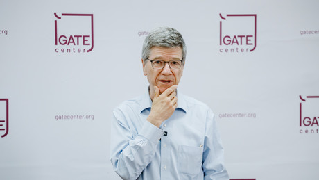 Jeffrey Sachs stellt Kanzler Merz die Friedensfrage: Werden Sie mutig genug sein?