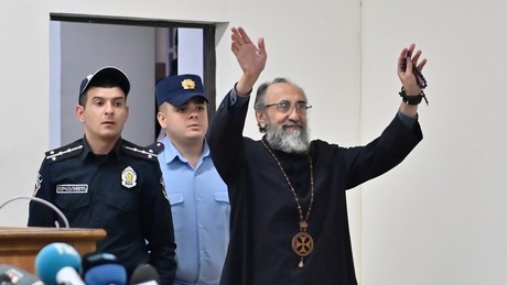 EU will Russlands Kirche aus Armenien vertreiben – Geheimdienst enthüllt perfiden Plan!
