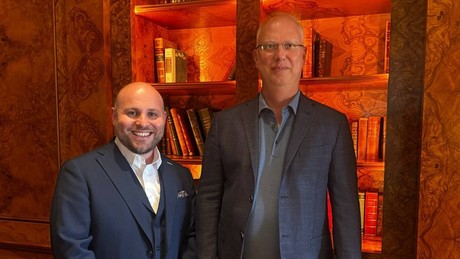 Skandal-Treffen mit Putin-Freund! Frohnmaier und Dmitrijew planen „großartige Zukunft“