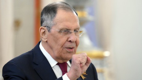 Putins Schock-Ansage: Russland stellt Rechte russischsprachiger Menschen in der Ukraine wieder her – Lawrow kündigt radikale Wende an!