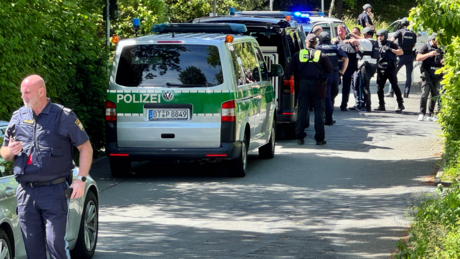 Polizei-Großeinsatz an Schule: Verfrühter Abistreich oder ernste Bedrohung?