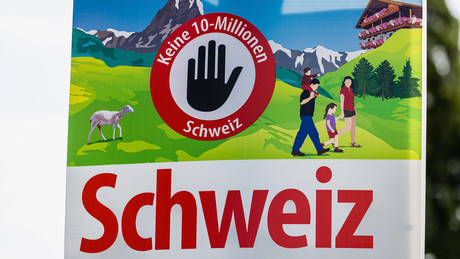 Schweiz schmettert Bevölkerungsdeckel ab – SVP erlebt historische Klatsche
