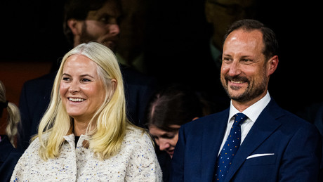 Sohn von Kronprinzessin Mette-Marit zu Haftstrafe verurteilt – Skandal um royalen Nachwuchs