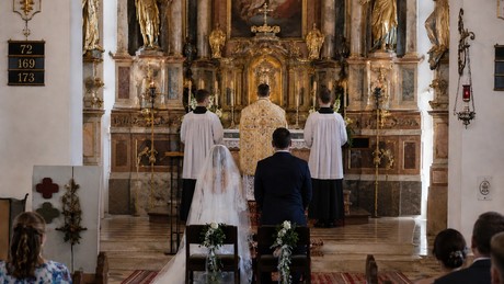 Skandal-Hochzeit: Bistum Augsburg verbietet Trauung von Identitärem im alten Ritus