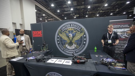 USA baut auf Armeegelände eine ukrainische Kriegszone nach – mit Experimentaltechnik gegen Putins Armee