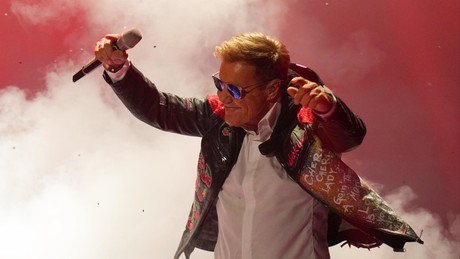 Dieter Bohlen rettet Konzert in Estland mit emotionalem Entschuldigungsvideo