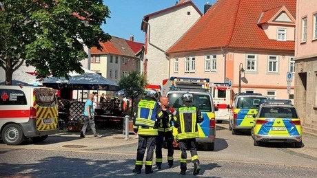 Blutige Eskalation in Thüringen: 25-Jähriger stirbt bei Messerattacke rivalisierender Gruppen