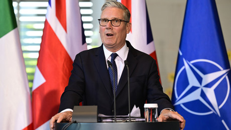 Keir Starmer auf dem Weg an die NATO-Spitze: Rücktritt in London, neue Macht in Brüssel