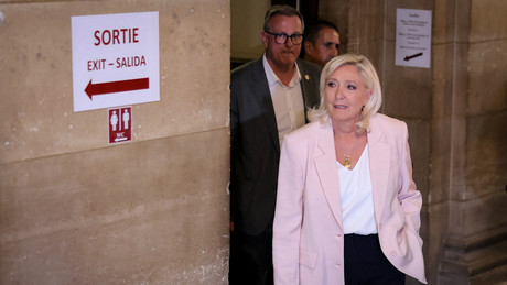 Schockurteil in Paris: Marine Le Pen zu drei Jahren Haft verdonnert!