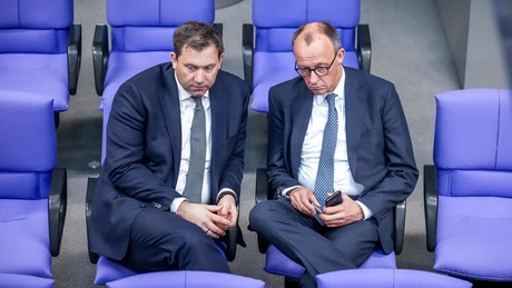 Schock-Umfrage: AfD baut Führung aus, Union und SPD stürzen weiter ab!