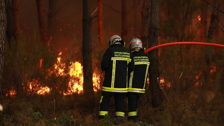 Frankreich in Flammen! Macron schockiert: „Schlimmste Waldbrände seit dem Zweiten Weltkrieg“