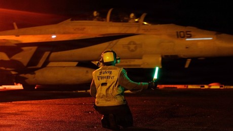 Schockierende Eskalation! USA und Saudi-Arabien bombardieren Irak – Iran schlägt in Jordanien zurück