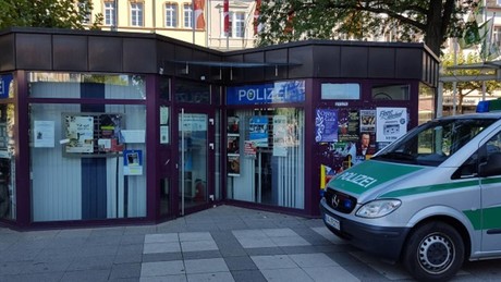 Schock in Baden-Württemberg: Drei minderjährige Mädchen nach brutaler Messerattacke auf Geschwister in Haft