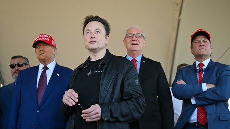 Musk pumpt Millionen in Trumps Rache-Feldzug!