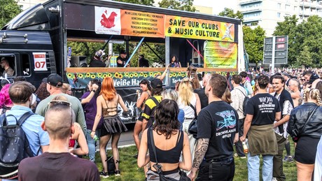 Berliner „Zug der Liebe“ nach CSD-Anschlag abgesagt: „Gesellschaftliches Klima verändert“
