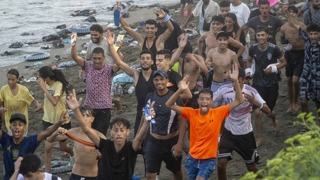 Zionisten jubeln: Migrantenflut in Spanien als Triumph gefeiert