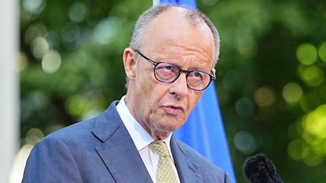 Machtkampf im Kanzleramt: Merz räumt weiter auf!