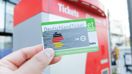 Deutschlandticket-Schock: Preiserhöhung droht – was jetzt auf Pendler zukommt