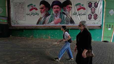 Explosion im Roten Meer: Schiff getroffen – Eskalation gefährdet US-Iran-Gespräche