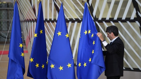 EU friert russische Kriegsfinanziers ein: Sanktionshammer trifft Rüstungs-Bosse!