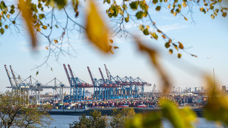 Export-Boom, Produktions-Crash: Deutschlands Wirtschaft steckt in der Krise fest!
