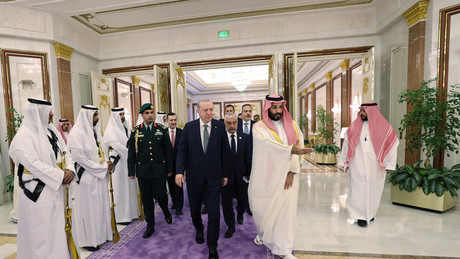 Machtspiel im Nahen Osten: Die neue Militärallianz, die Israel und Iran gleichermaßen herausfordert
