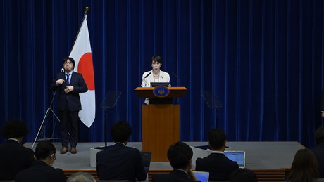 **Japan nach dem Beben: Takaichi stürzt in Umfragen ab – Regierung in der Krise?**