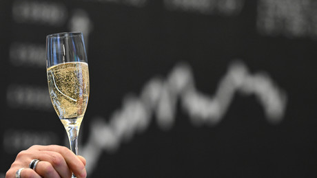 DAX explodiert auf Rekordhoch – Anleger jubeln über Ölpreis-Entspannung!