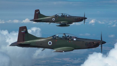 Lettland rüstet auf! Kampfjet-Deal mit Brasilien gegen die Drohnenbedrohung
