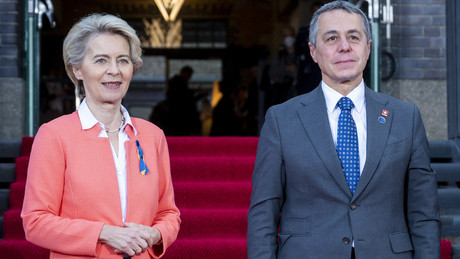 Schweiz drückt aufs Gaspedal: Sanktionshammer gegen Russland lässt Neutralität wackeln!