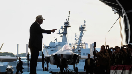 **Nach Alarm-Meldungen über dramatische Zustände auf der USS Lincoln: USA schicken neuen Flugzeugträger in den Nahen Osten**