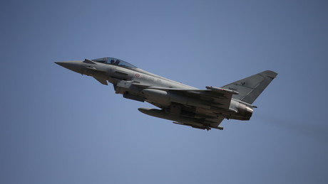 NATO-Jets zerstören “feindliche” Drohne am Himmel über Lettland!