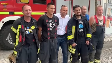 Skandal um Hitler-Foto: Feuerwehr Egeln im Kreuzfeuer der Kritik!