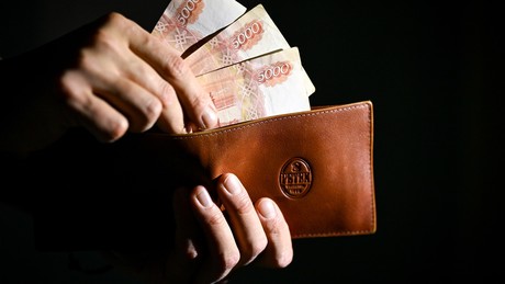 Rekord-Spendenflut: Westliche Konzerne füllen Putins Kriegskasse!