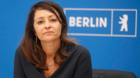 Skandal in Berlin: CDU-Justizsenatorin soll „dreist“ abgeschrieben haben – Plagiatsvorwurf erschüttert den Senat!