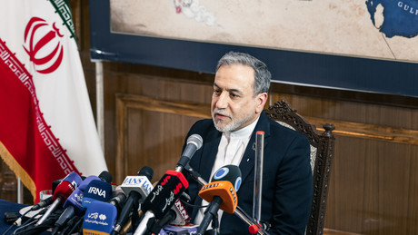Iran weist US-Sanktionsdrohungen als „wiederkehrende Szenarien“ scharf zurück