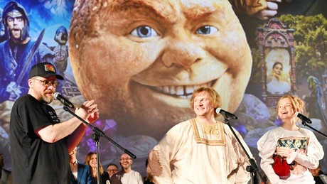 Skandal! Russische Filmemacher im Visier: „Verstehen Elektriker wirklich nichts vom Kino?“