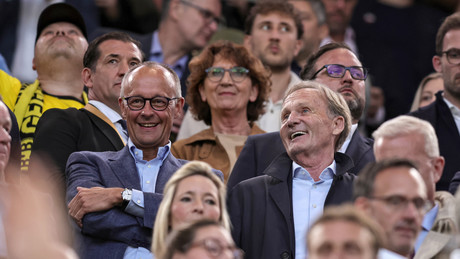 **Merz schaltet in den Krisenmodus: Regierung zieht in geheime Klausur – was jetzt auf dem Spiel steht!**