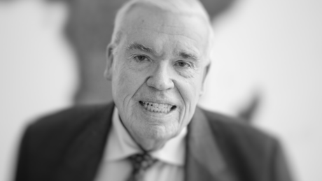 Abschied von einer Logistik-Legende: Klaus-Michael Kühne ist tot – Der Milliardär, der Hamburgs Hafen prägte, stirbt mit 89 Jahren in der Schweiz